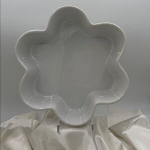 Chantal 9” diameter White Flower-Shaped Ceramic Baling Dish.